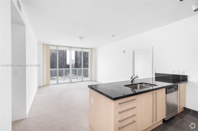 Building Photo - 1111 SW 1st Ave Unit 2423-N Rental