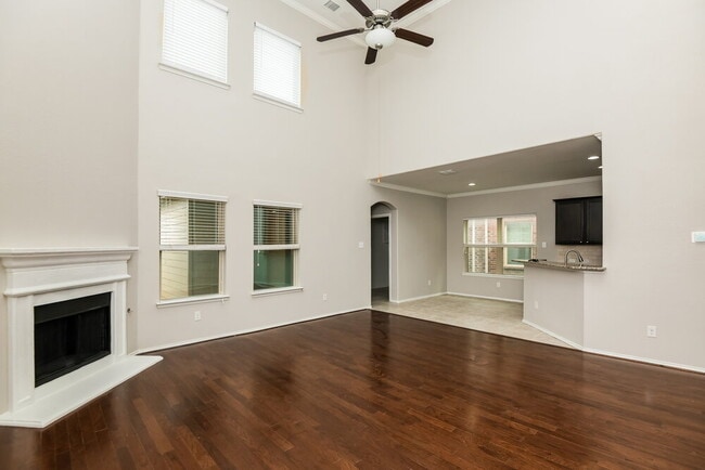 Photo - 5864 Fir Tree Ln