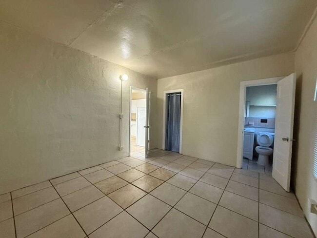 Photo - Nice 1-1 duplex