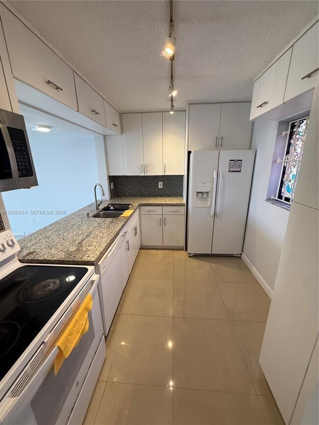 8625 NW 8th St Unit 420