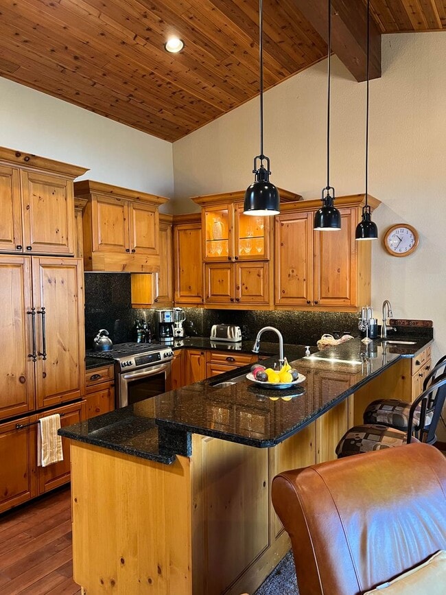 Photo - Fully Furnished Breathtaking Lake Views