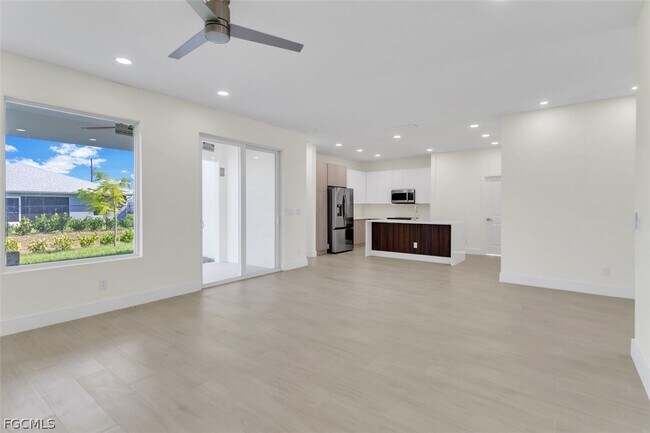 Photo - 1827 Embers Pkwy W