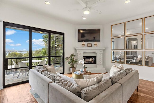 13803 Lakeview Dr