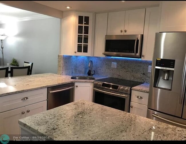 Building Photo - 1319 E Hillsboro Blvd Unit 609 Rental