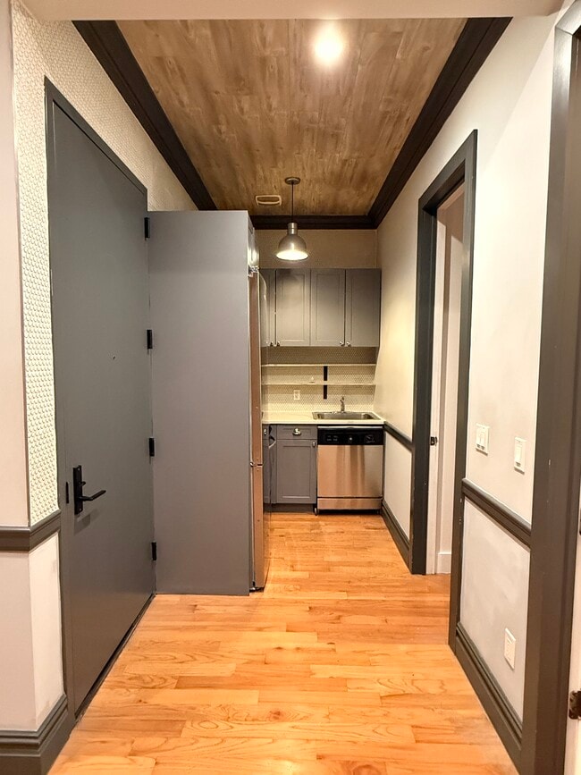 Building Photo - 133 23rd St Unit 3F