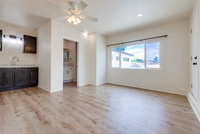 Photo - Valley Village Unidad JDU