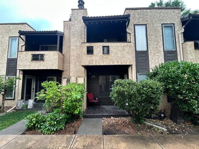 Building Photo - Spacious North Boulder Townhome