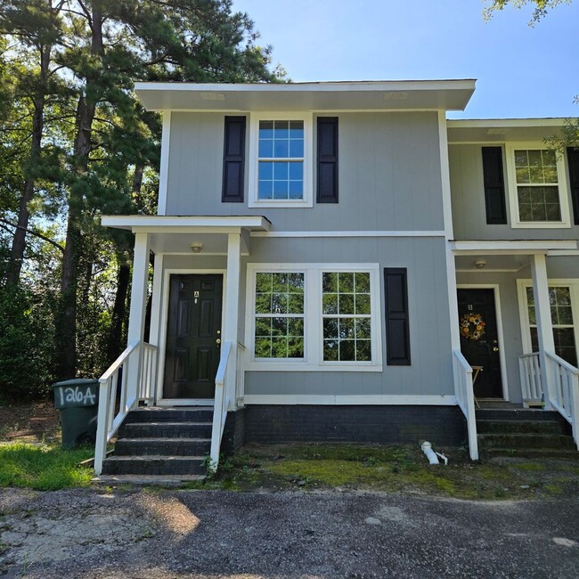Building Photo - Available NOW— 2 bd/1.5ba townhome near Do...