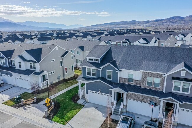 5117 W Harlow Wy