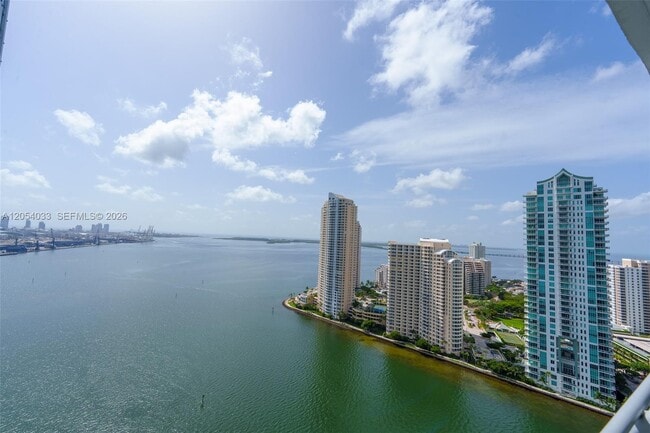 Building Photo - 325 S Biscayne Blvd Unit 3326