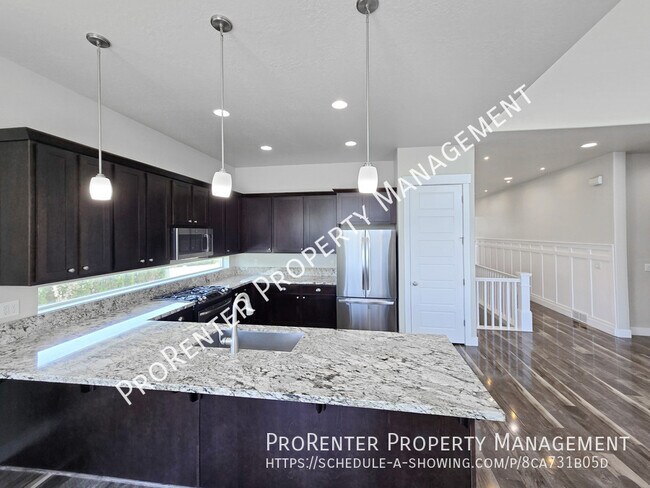 Photo - 1308 E Maple Way