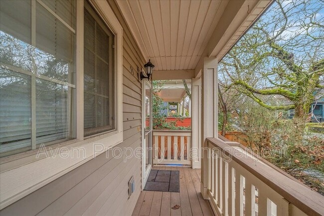 Photo - 55 NE Cook St