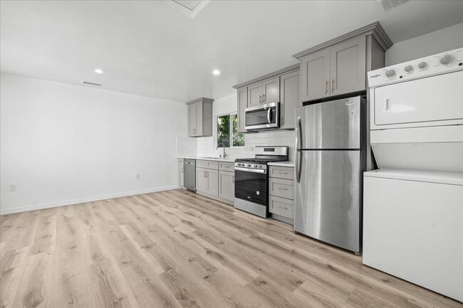 Photo - 4037 Madison Ave