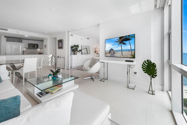 6801 Collins Ave Unidad 1206