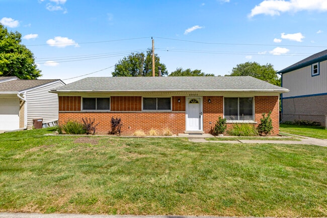 Building Photo - 22483 Sunnydale St Rental