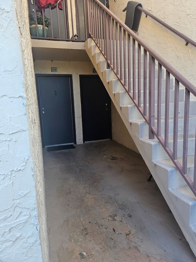 Photo - 1 BEDROOM 1 BATH NEWLY RENOVATED CONDO Unidad 102