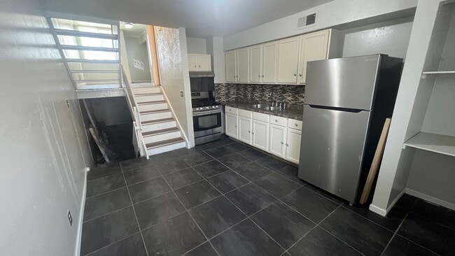Photo - 8836 N 95th St