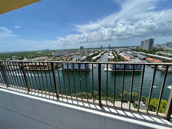 Building Photo - 290 174th St Unit 2108