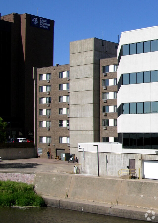 From East 8th Street to the northeast - Huey Apartments