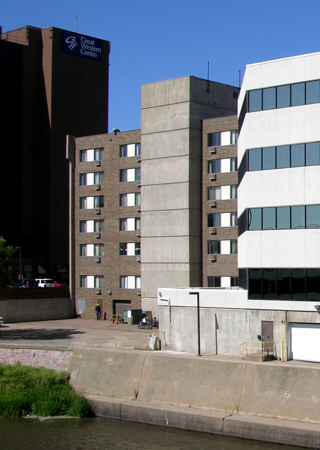 From East 8th Street to the northeast - Huey Apartments
