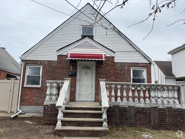 Building Photo - 77-03 166th St Unit 1 Rental