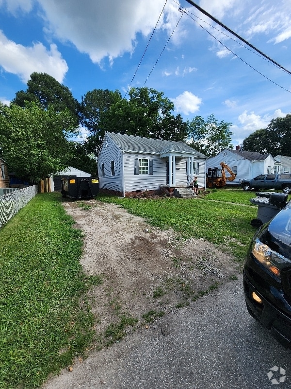Building Photo - 18 Cavalier Rd Rental