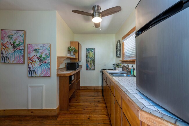 Photo - 17 S L St Unit 2