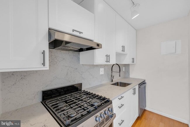 Photo - 2500 N Van Dorn St Unit 817