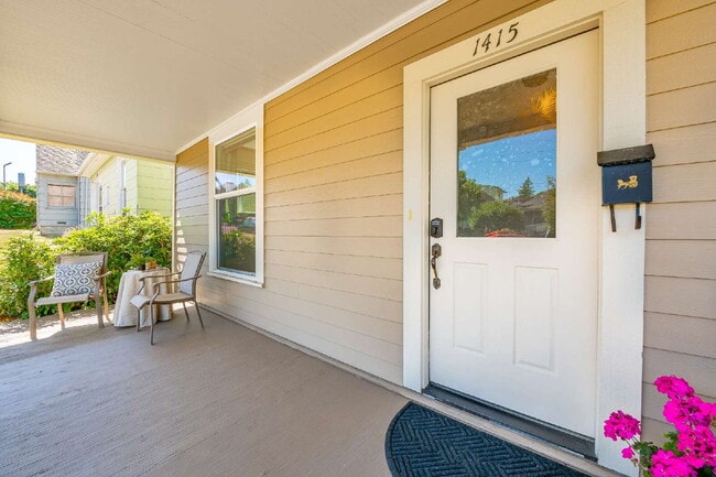 Photo - Charming, Spacious 5-Bedroom Home in York ...