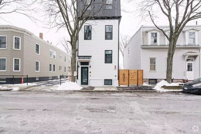 Building Photo - 631 Saratoga St Unit #3 Rental