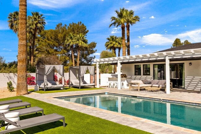 Photo - 4633 N 49th Pl