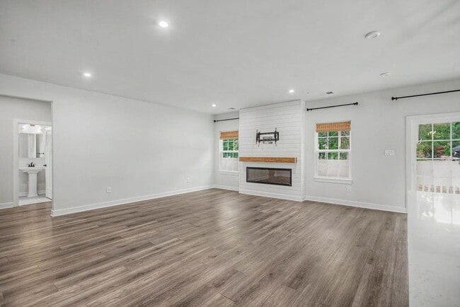 Photo - 239 Darden Dr