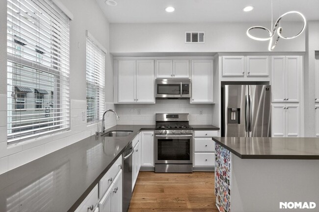1737 Houret Ct