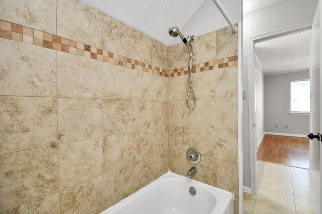 Photo - 315 Muirwood Ln