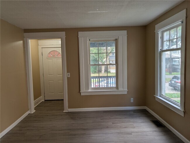 145 Glendale Park