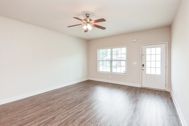 Photo - 1008 Allegiance Dr