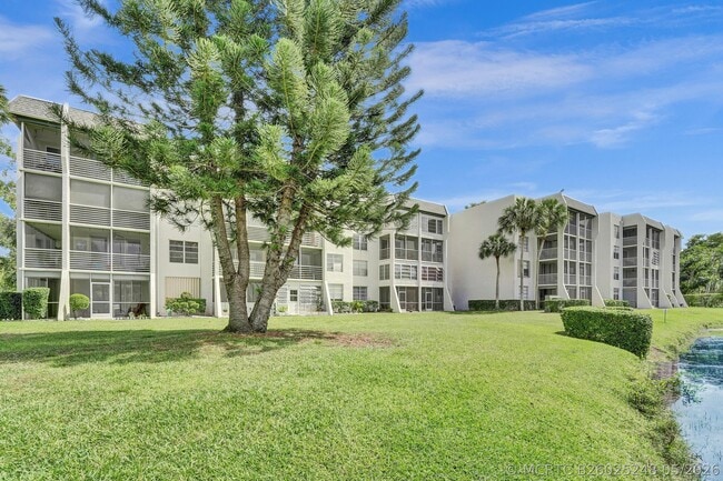 Photo - 9470 Poinciana Pl Unit 308