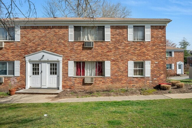 Building Photo - 180 Littleton Rd Unit 90