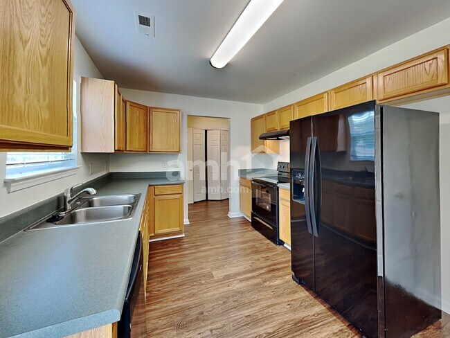 Photo - 1749 E Ridge Heights Dr