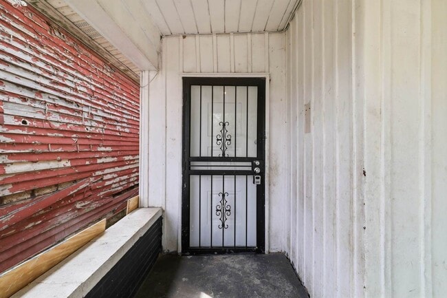 2324 Magazine St