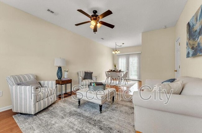 Photo - 3721 Keri Ln NE