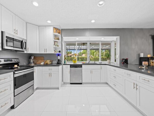 Photo - 10497 NW 4th St