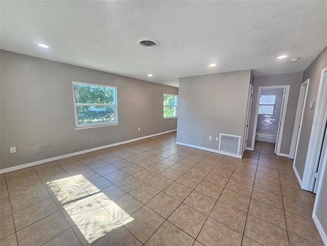 Photo - 4118 59th St W