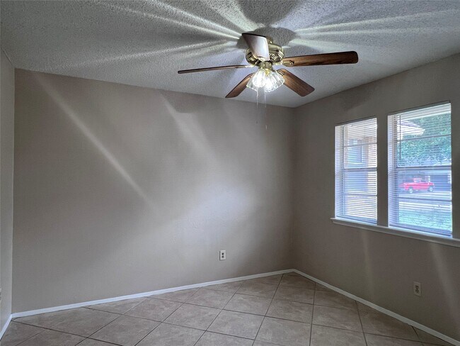 Photo - 22422 Elsinore Dr