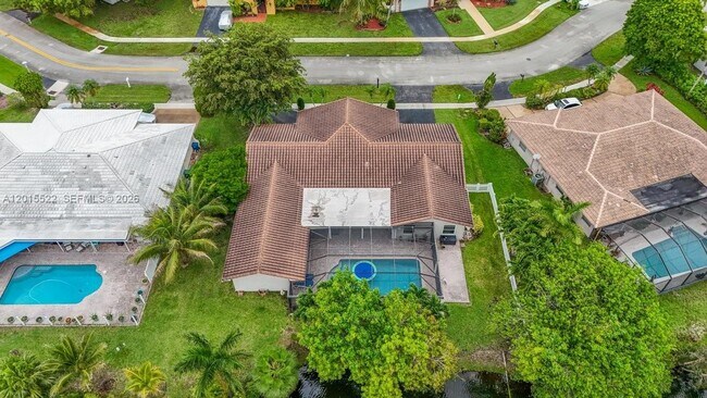 Photo - 16530 Lake Tree Dr
