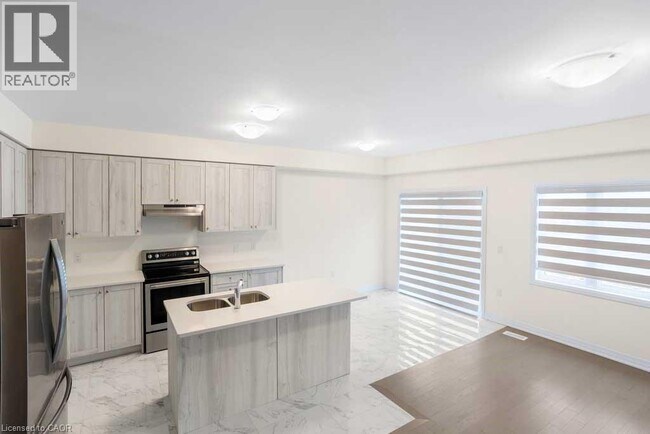 Photo - 456 Adelaide St