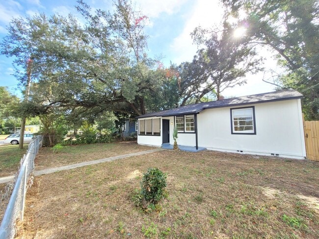 Photo - 5 Elegans Ave