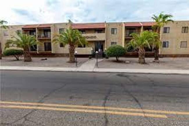 Building Photo - El Condo unit 1 bed, 1 & 3/4 bath