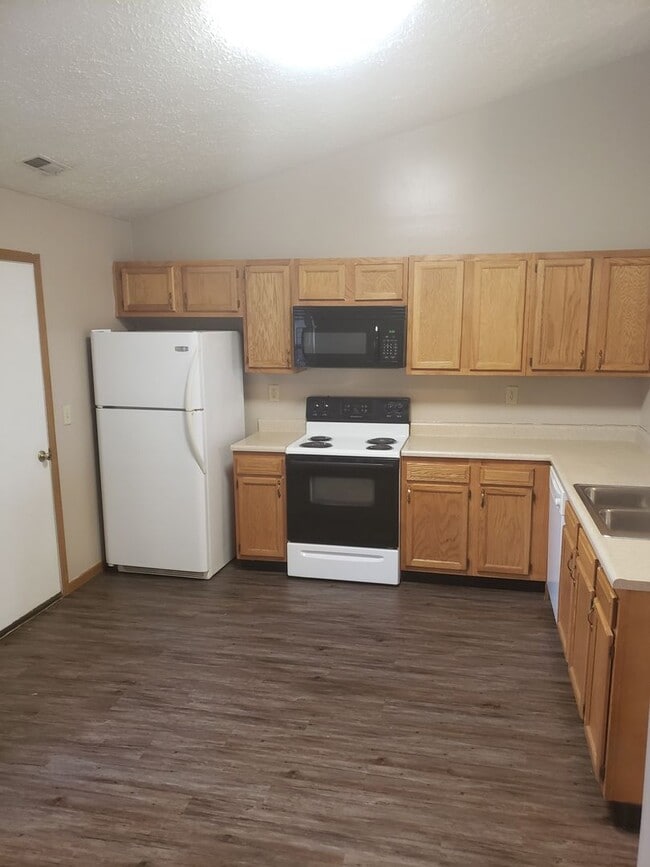 Photo - 3319-3321 Hopkins Dr Apartment Unit 3319 Hopkins Drive