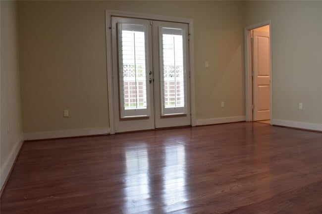 Photo - 5515 Petty St